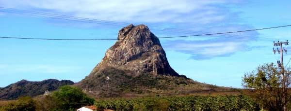 PEDRAAGUDAARACOIABACEAR.JPG